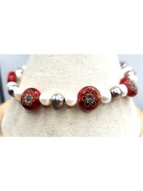 Red & White Beaded Bracelet With Toggle Clasp Flower Accents & Pearl-Like Beads
